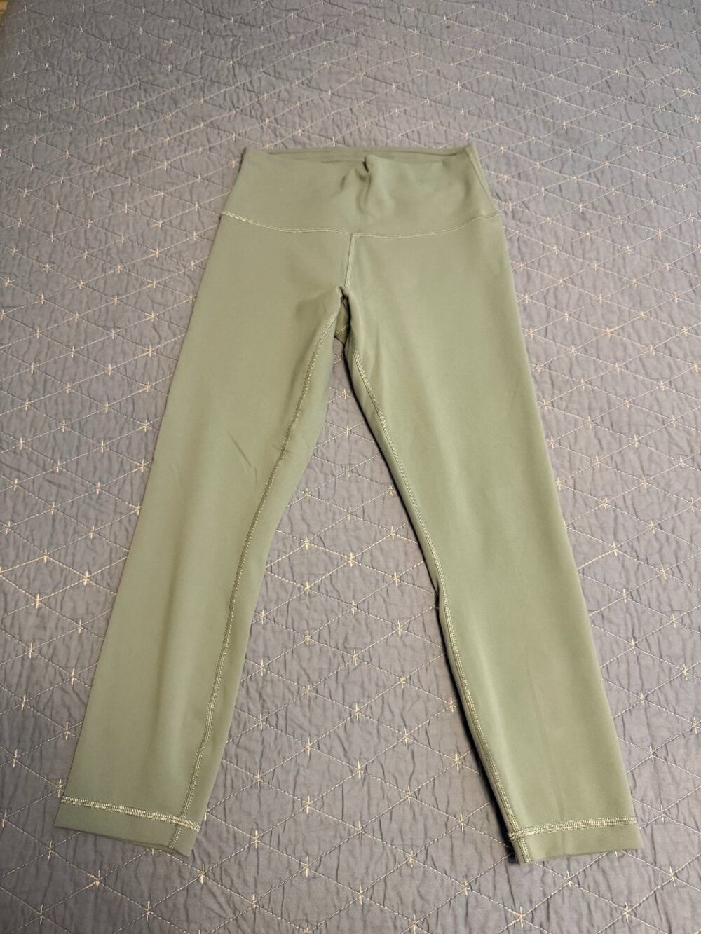 Mint Lululemon Leggings - Size 8